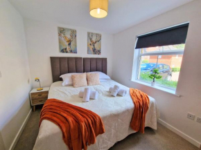 Spacious Apartment in Old Town Stevenage SG1 with Free Parking, and Free Wi-Fi by White Orchid property Relocation